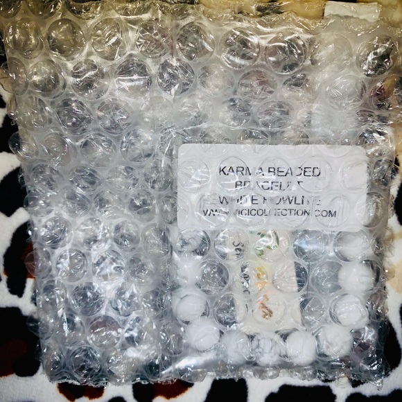 NWT POMINA KARMA BEADED BRACELET - WHITE 🤍 HOWLITE, Sz.OS, BNWTIB - Picture 9 of 11